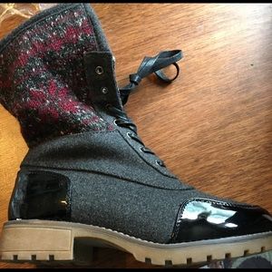 Muk Luks short Boots! Cute! Size 8.